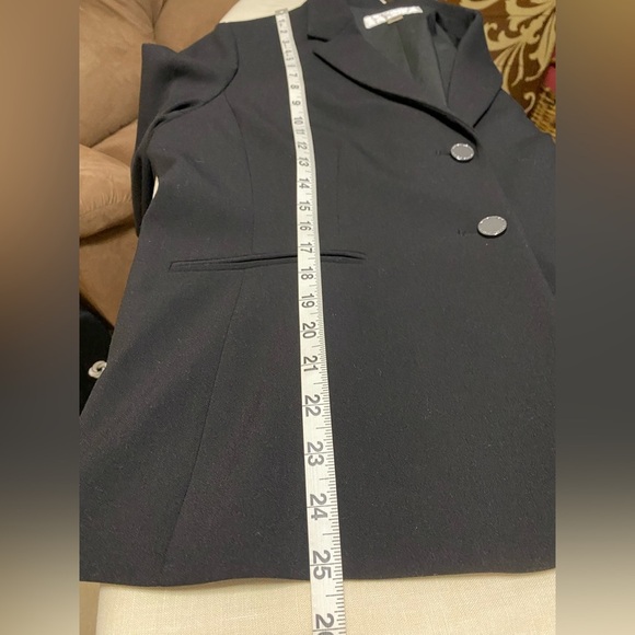 Tahari Arthur S Levine 16 Petite Women’s Black Suit Coat Blazer, Silver Buttons. - Picture 11 of 11